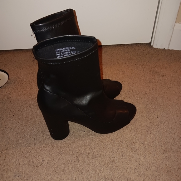 Heels - Picture 1 of 3